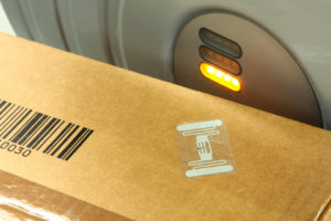 RFID-labelled box next to antenna